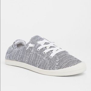 Torrid STRIPE RUCHED SNEAKER (WIDE WIDTH) size 7
